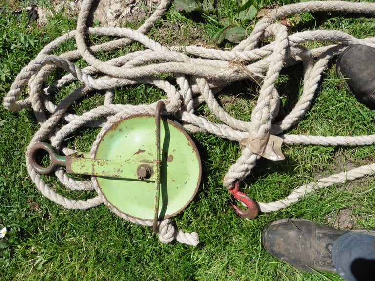 Jenny-jinny-Scafold wheel with 23 metre rope & hook