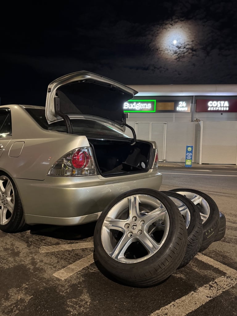 Lexus, IS, Saloon, 2000, Manual, 1988 (cc), 4 doors