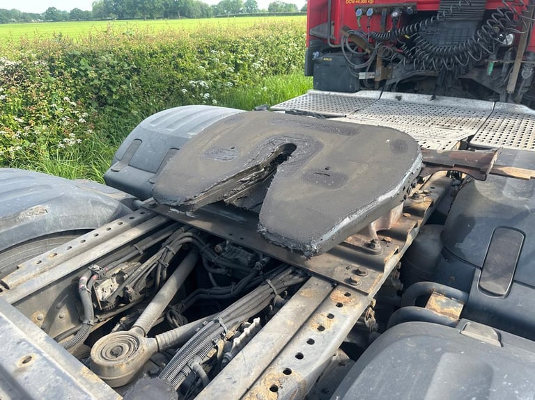 DAF TRUCKS CF440 6 X 2 Tractor Unit