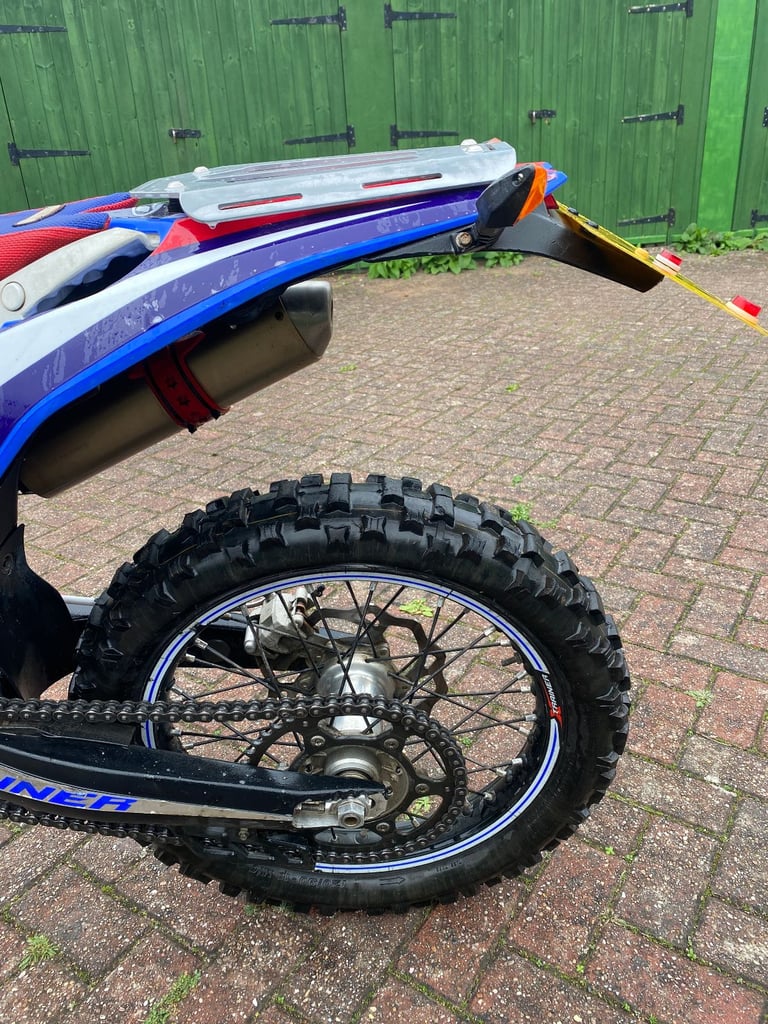 Beta, X TRAINER, 2020, 293 (cc)