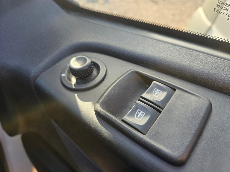 2014 Vauxhall Vivaro  Drives Perfect  3m MOT  150k miles