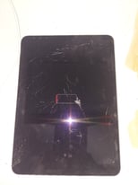 Ipad smashed screen (plz read ad)