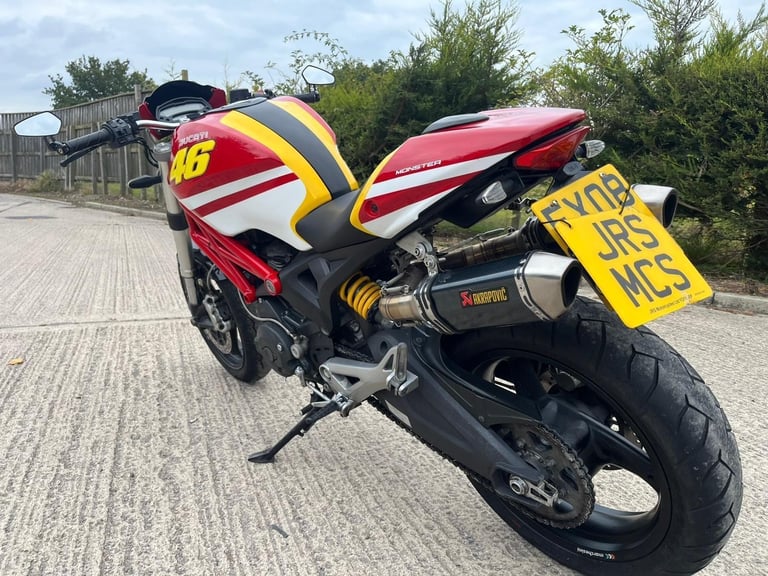 2008 08 DUCATI MONSTER 696 PLUS M696  RED NAKED M 696 RETRO CAFE STYLE