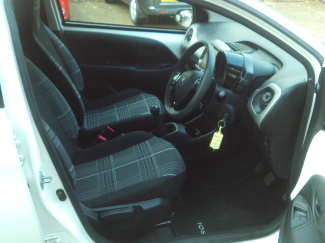 2017 Peugeot 108 1.0 Active 5dr White 60k Miles FSH Years MOT Warranty £20 Road Tax HATCHBACK Pet...