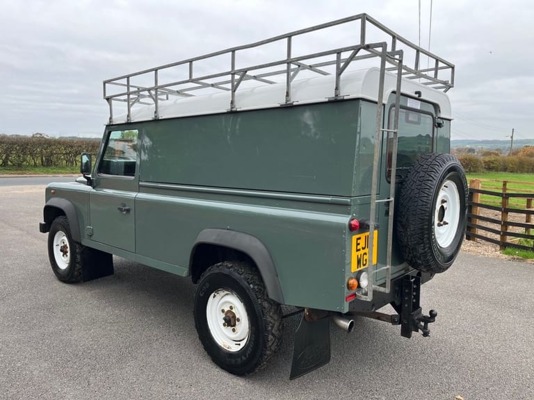 2012 Land Rover Defender 122bhp 2.2 TDCi Hard Top SUV Diesel Manual 4WD Euro 5 ONLY33K PANEL VAN ...