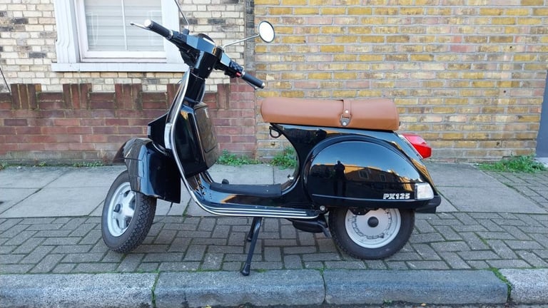image for VESPA PX 125 BLACK BRAND NEW UNREGISTERED COLLECTORS ITEM (READ DESCRIPTION)