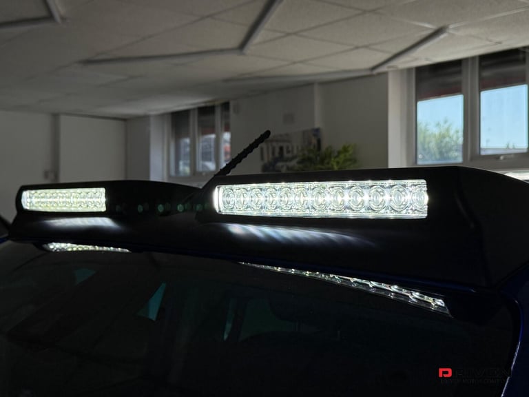 HUGE SPEC! TOYOTA HILUX INVINCIBLE 2.4 D-4D 4WD AUTO + NO VAT + FREE DELIVERY!