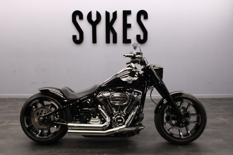 2021 Custom Harley-Davidson FLFBS Softail Fat Boy 114 in Vivid Black, Stage 2