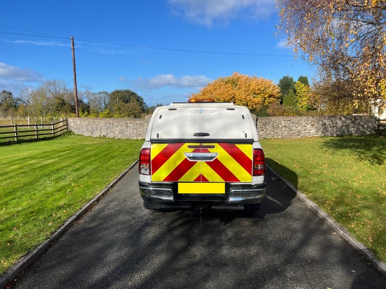 TOYOTA HILUX 2.4 D-4D 150PS ICON MANUAL 4X4 UTILITY PICKUP 21 REG 19,400 MILES