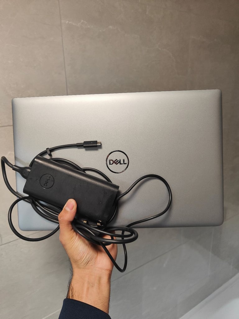 *ALMOST NEW* Dell Latitude 5540 2022