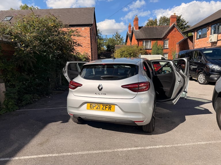 2021 Renault Clio 1.0 TCe 90 Iconic 5dr HATCHBACK Petrol Manual