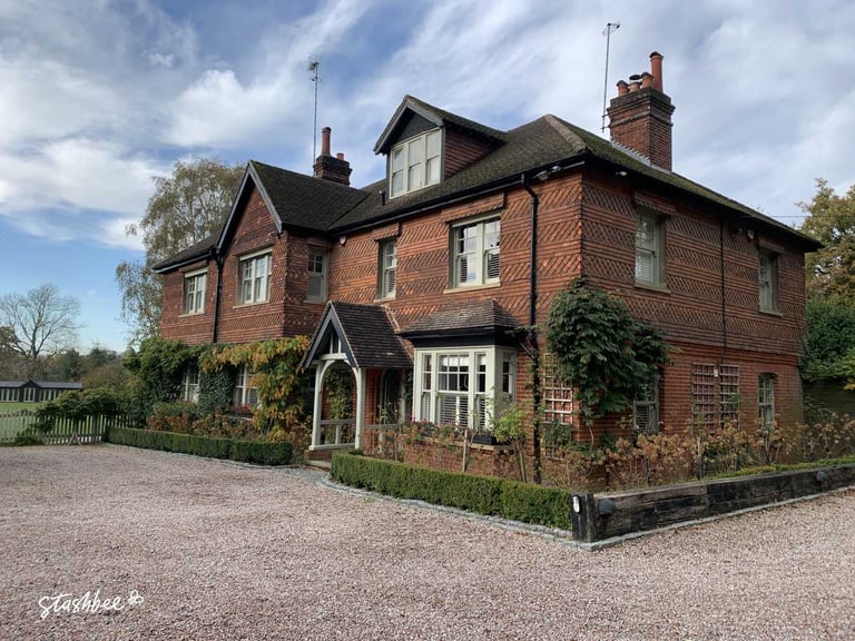 Parking Space to rent in Redhill (RH1) | Stashbee