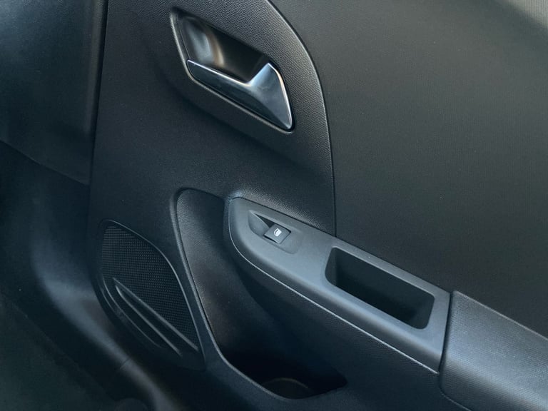 2024 Vauxhall Corsa 100kW Design 50kWh 5dr Auto Hatchback Electric Automatic