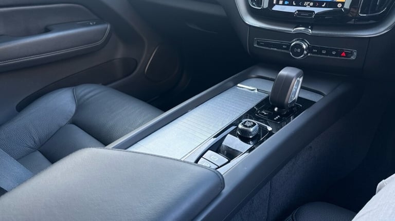 2023 Volvo XC60 Core, B5 AWD mild hybrid, Petrol Estate Petrol Automatic