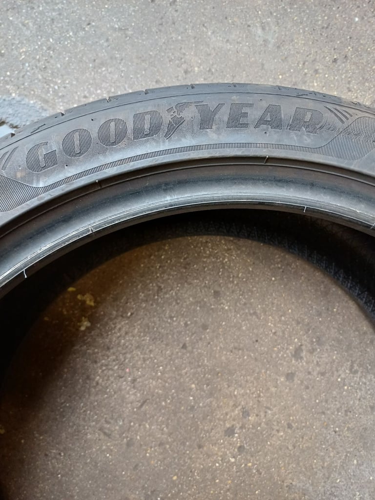 2x 225 45 18 Goodyear Tyres