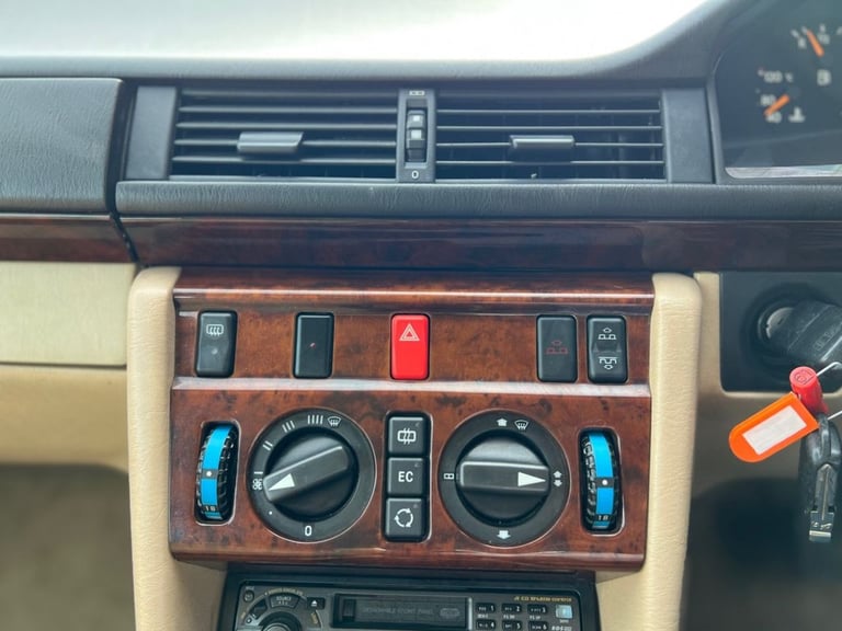 1997 P MERCEDES-BENZ E-CLASS 2.2 E220 2D AUTO 150 BHP