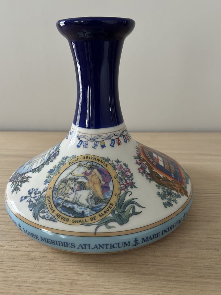 Royal Navy Pussers Rum 54.5 % ABV in 1L Ceramic Decanter.  A Perfect Christmas Gift?