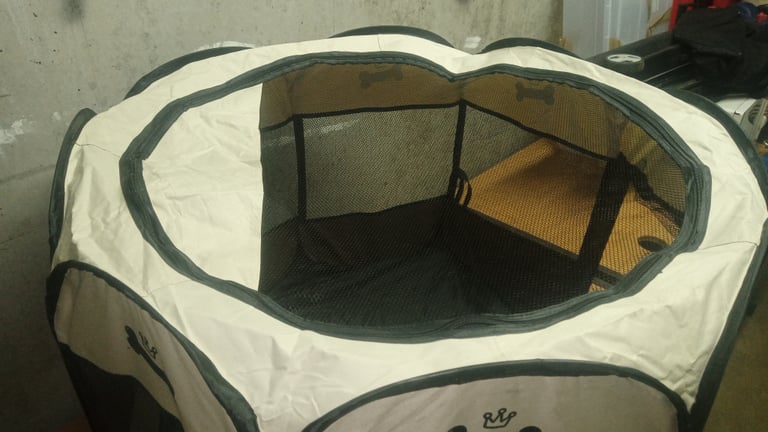 Queting dog foldable play pen 