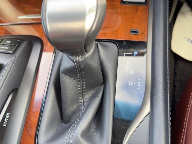 2024 Lexus LX LX570 5.7 V8 Automatic 4X4 8 seats 5dr Petrol Automatic