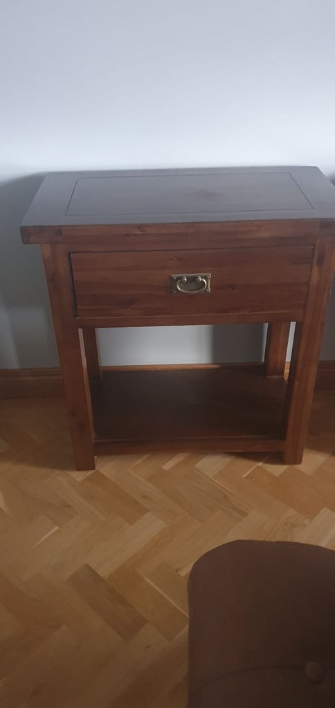 Console table with matching lamp table and mirror