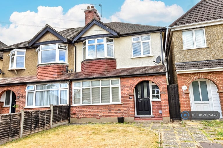 image for 3 bedroom house in Sheepcot Lane, Watford, WD25 (3 bed) (#2629473)