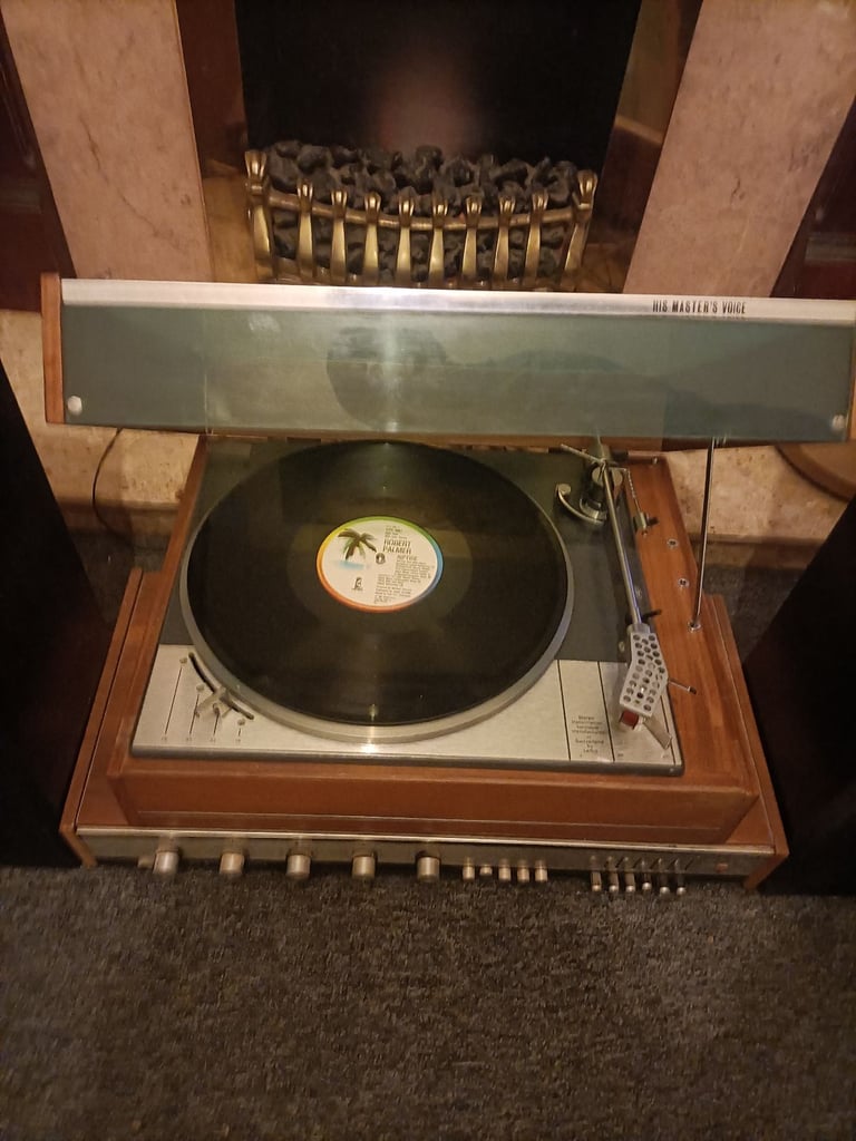 Vintage HIFI system Record player by Lenco Amp/Tuner Ferguson, Speakers by Hitachi.