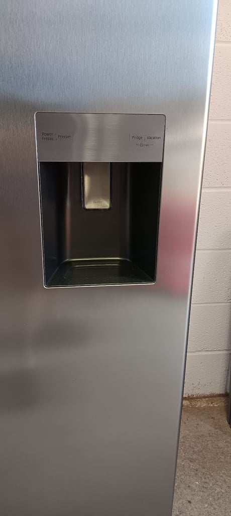 Samsung American Fridge Freezer used but Excellent Condition. 