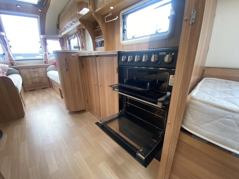 2014 BAILEY UNICORN CORDOBA LUXURY TOURING CARAVAN