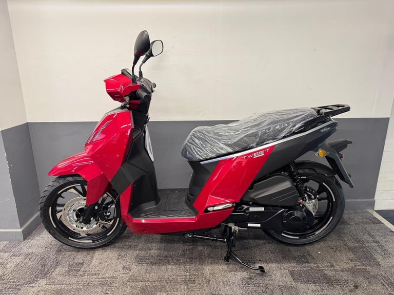 BRAND NEW 2025 PEUGEOT TWEET 125 SCOOTER LEARNER LEGAL MOPED DELIVERY