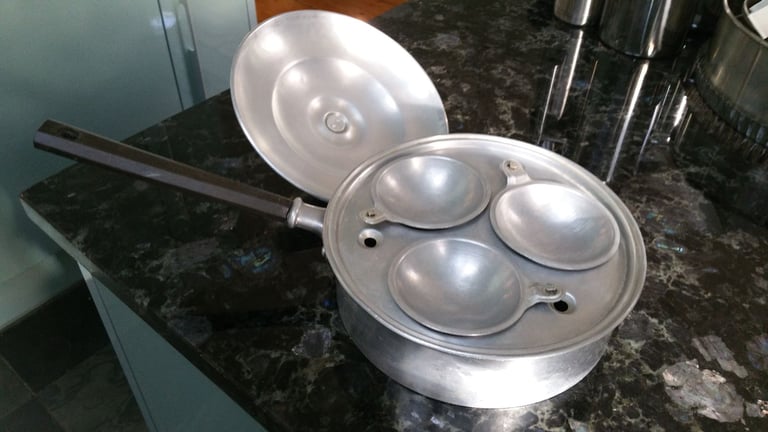 Vintage 1950s Poached Egg Pan