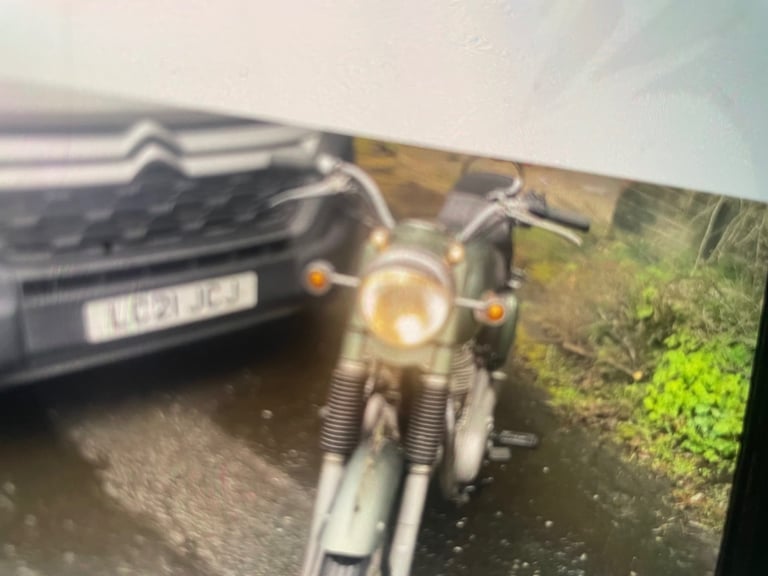 Royal Enfield 700 tewin