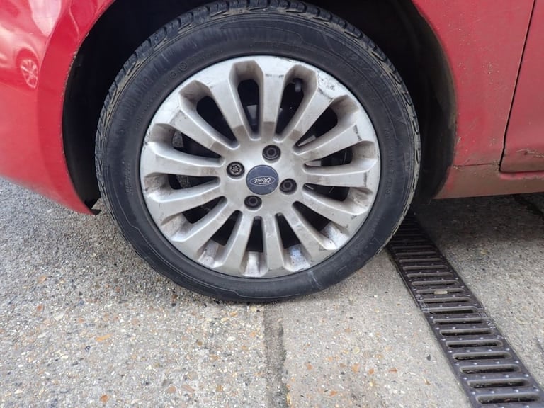 2013 63 FORD KA 1.2 ZETEC HATCHBACK 3DR PETROL MANUAL EURO 5 (S/S) (69 PS)