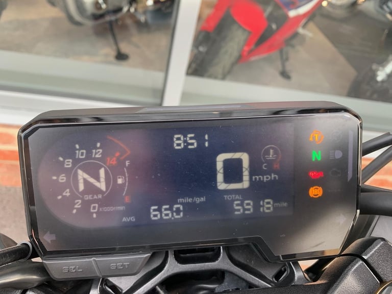 Honda CB 650 R - 1 OWNER - 2 YEAR WARRANTY