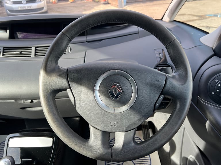 2011 Renault Grand Espace 2.0 dCi Dynamique TomTom 5dr Auto MPV Diesel Automatic