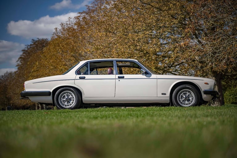 1984 Daimler 4.2  PETROL Automatic
