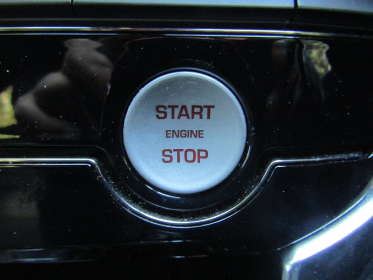  JAGUAR XE 2.0d Prestige AUTOMATIC - 1 OWNER - FSH - £35 TAX - ULEZ COMPLIANT