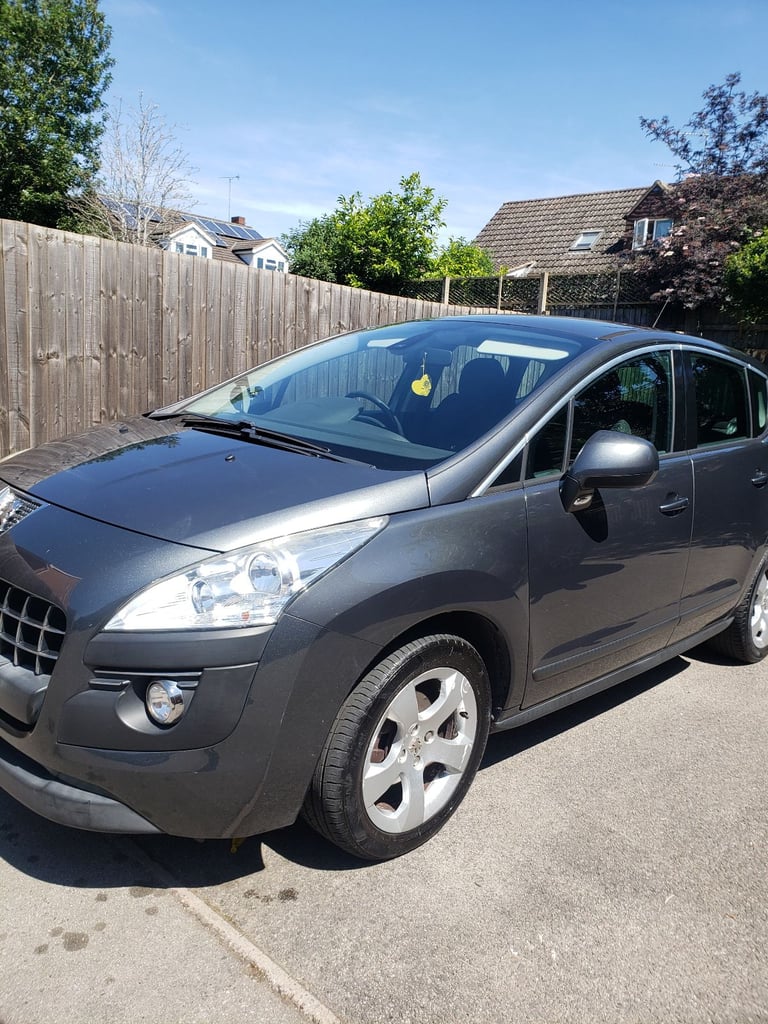 Peugeot, 3008, Hatchback, 2013, Semi-Auto, 1560 (cc), 5 doors