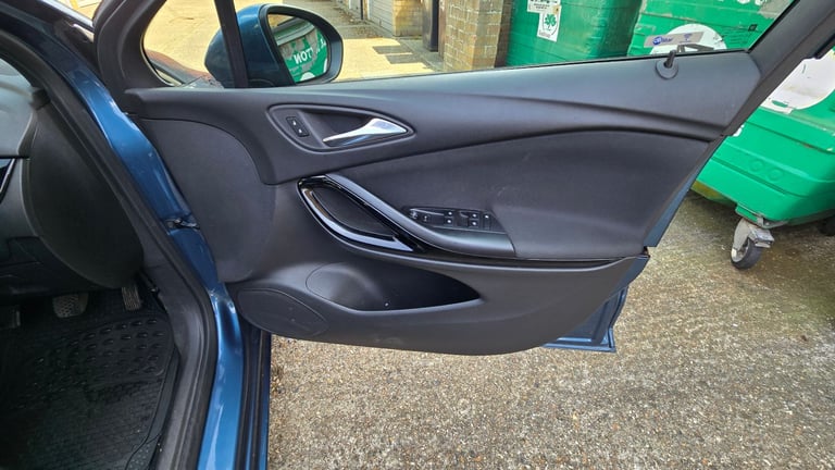 Vauxhall, ASTRA, Hatchback, 2017, Manual, 1598 (cc), 5 doors