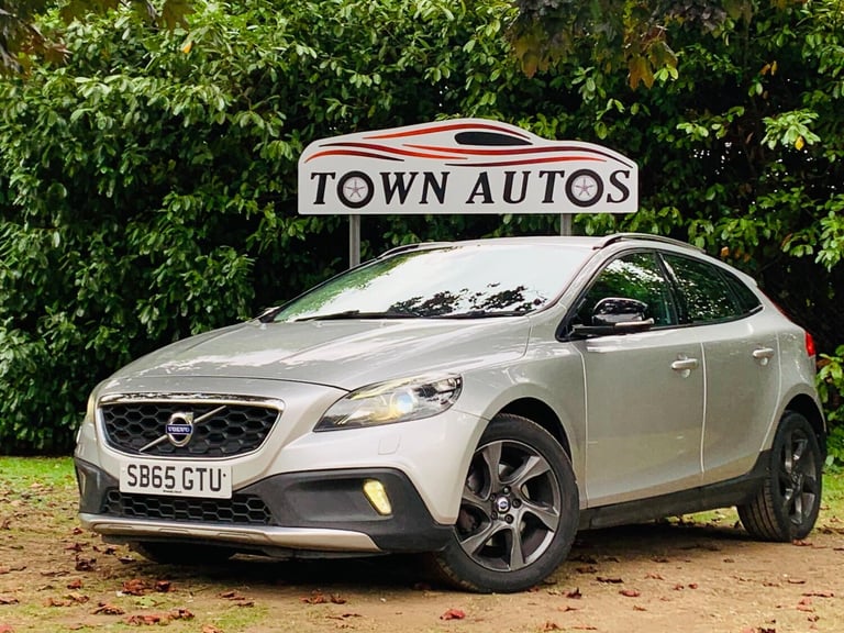 2015 Volvo V40 Cross Country 1.6 D2 Lux Nav Euro 5 (s/s) 5dr HATCHBACK Diesel Manual