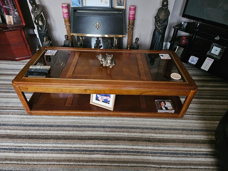 image for Large coffee table. Free for uplift