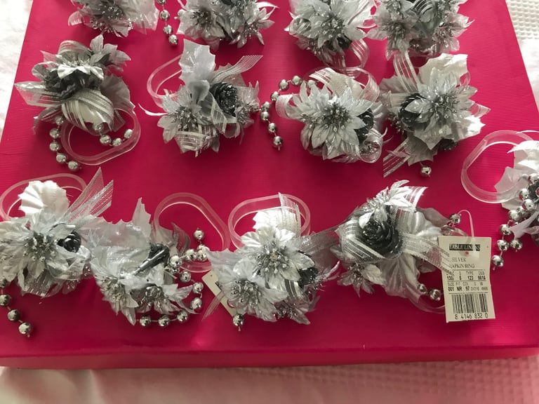 Debenhams new lovely Christmas table settings 13 in total 