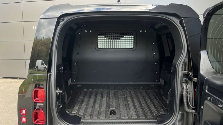 2023 Land Rover Defender 3.0 D250 Hard Top SE Auto PANEL VAN DIESEL Automatic