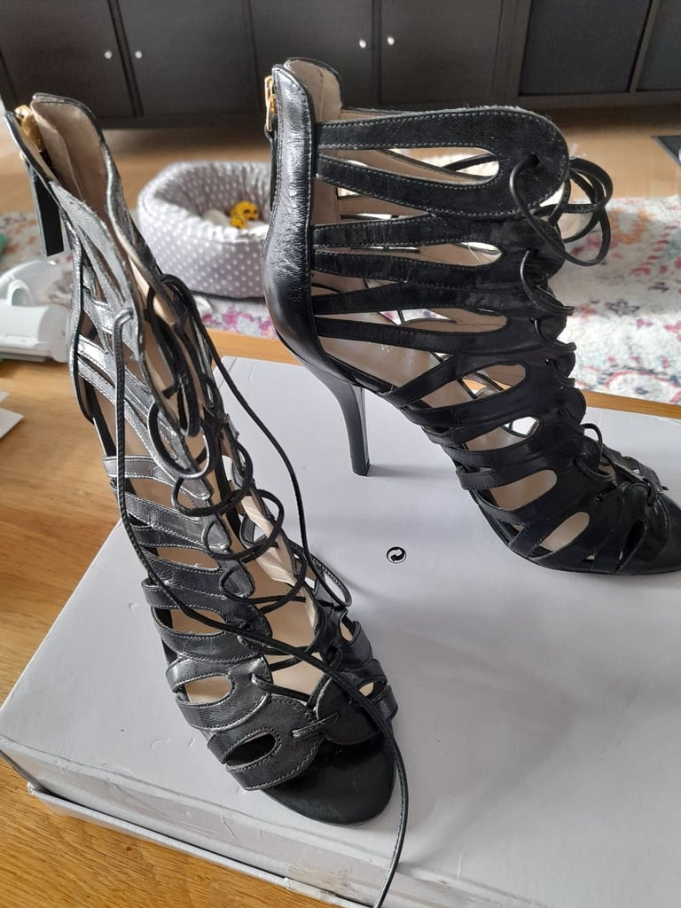 6 Ikea pictures in Black frames 