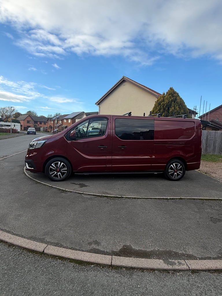 Renault Trucks Trafic , Exclusive Red edition Model 150 psi Automatic 