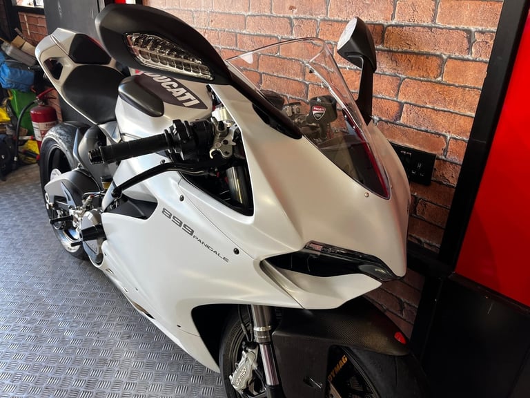 2014 Ducati 899 Panigale dynamag wheels nitron suspension 