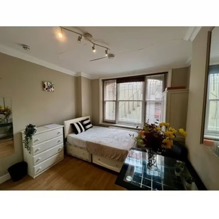 Studio Flats to Rent - Bills Included 