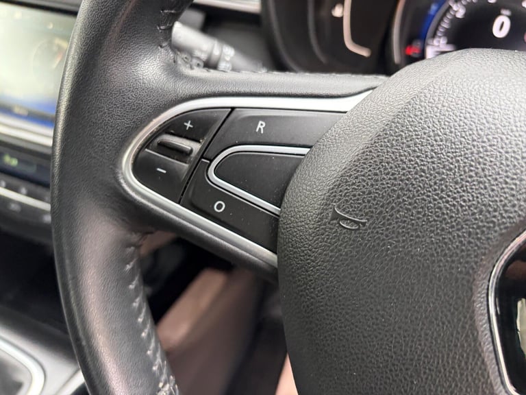 2018 Renault Kadjar 1.3 TCe Dynamique Nav Euro 6 (s/s) 5dr HATCHBACK Petrol Manual