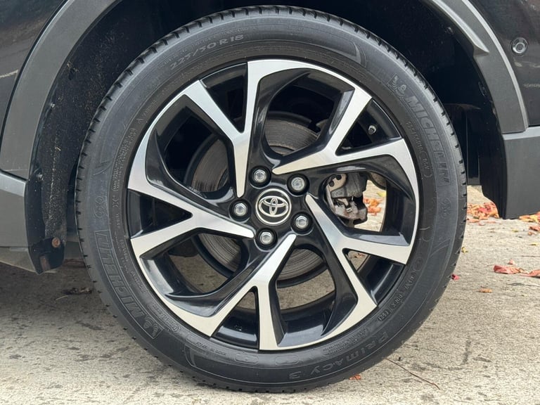TOYOTA C-HR 1.8 VVT-h Design 2021