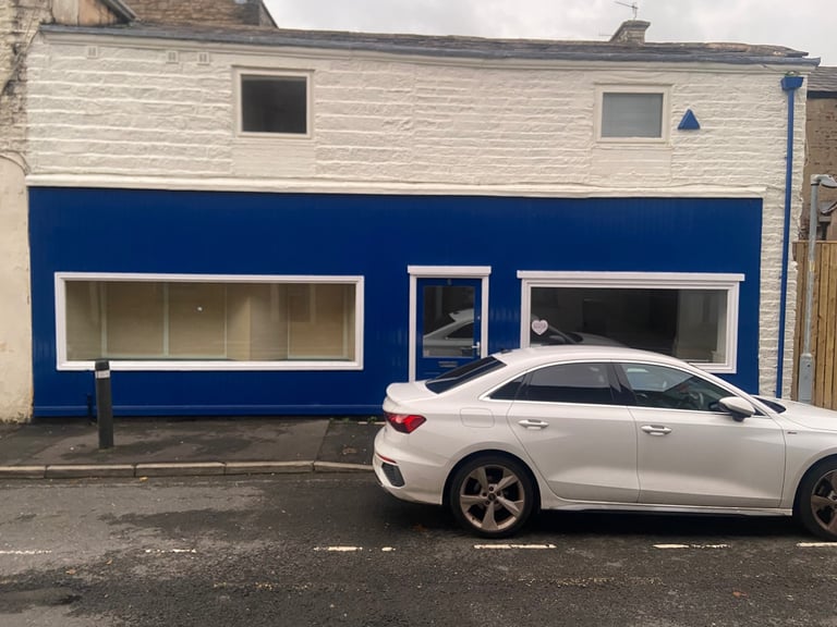 Property to let in town centre 