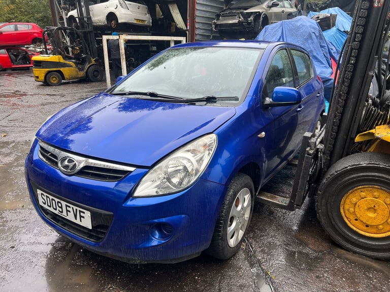 HYUNDAI I20 2009 1.4 PETROL FOR BREAKING